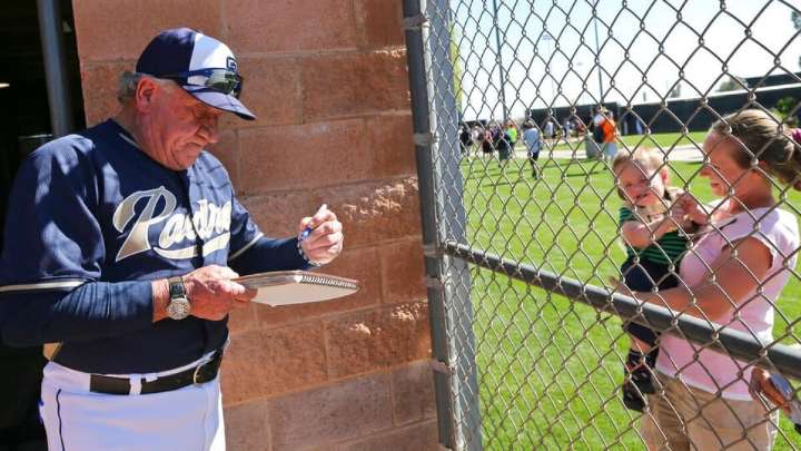 Randy Jones, Who Won Cy Young Award with Padres, Dies at 75