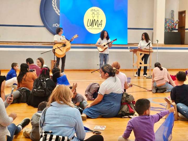 Promueve USEBEQ inclusión de estudiantes autistas a través del arte