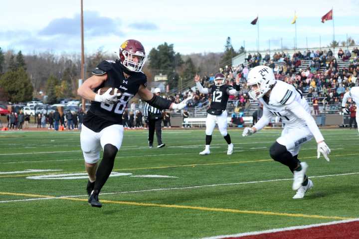 Bulldogs handle Bemidji State, close in on NCAA tourney berth