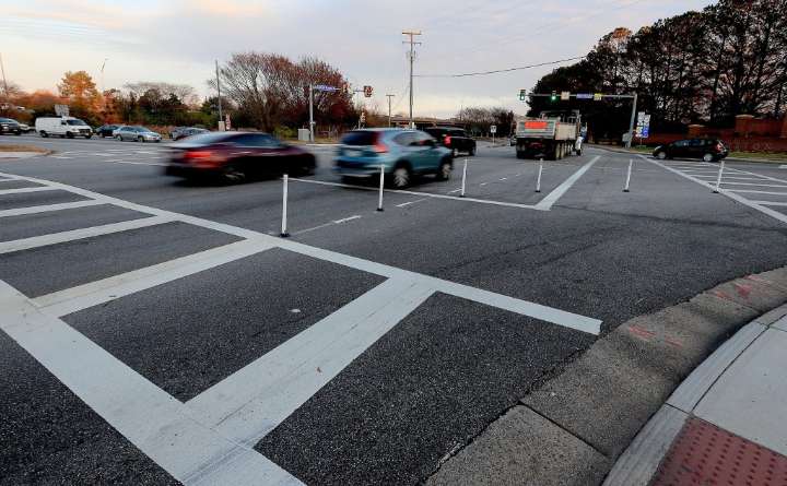 Letters for Nov. 5: Hampton traffic light ‘entraps’ drivers near I