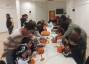 Una treintena de niños festejan Halloween en Nohales