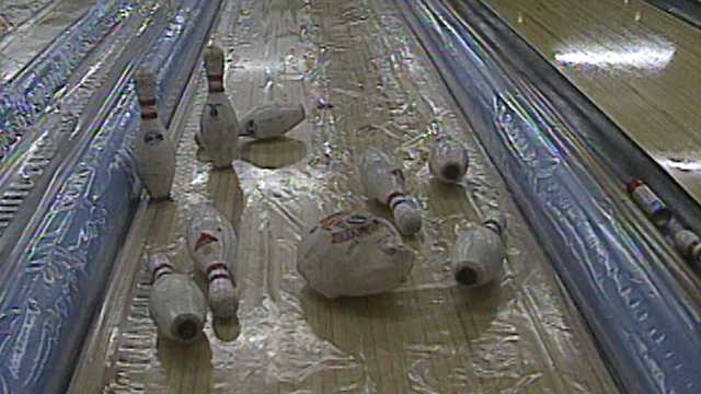 Frozen turkeys made great bowling balls in weird '90s throwback