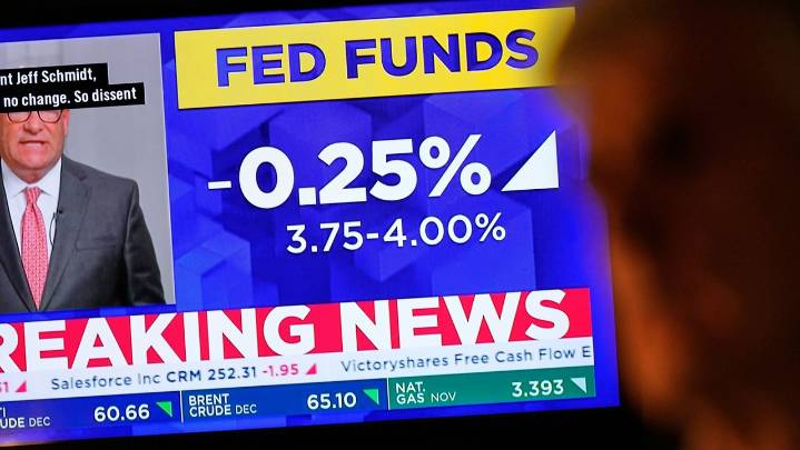 Wall Street points lower with tech companies that fueled early week rally in retreat