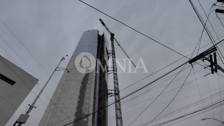 Tras varios días internado, fallece trabajador que cayó de andamio colgante en la Torre Centinela