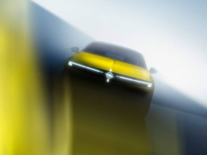 Vauxhall Astra set to receive midlife makeover next year