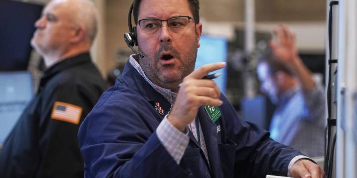 Nvidia falls as much as 4.2% amid lurch downward as traders digest earnings