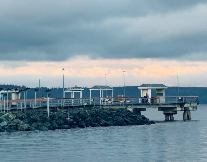 Scene in Edmonds: Around town Thursday