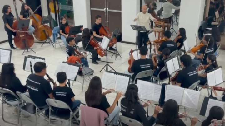 Niños de la Youth Sinfonietta Chiapas Ya Practican con Instrumentos Donados por Escuela Suiza