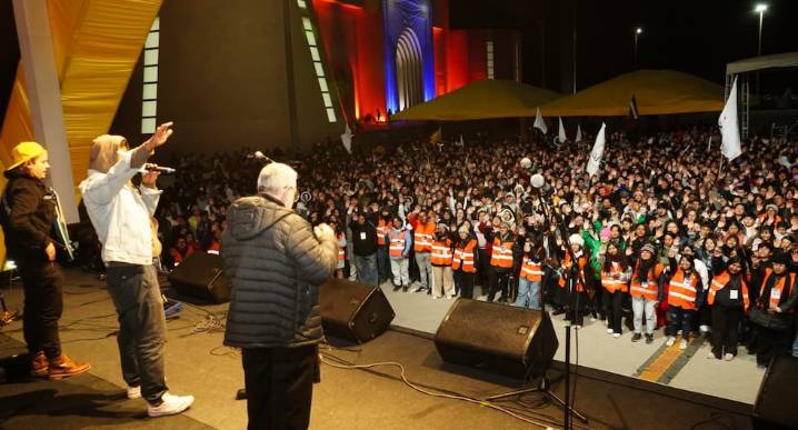 Peregrinos celebran Fiesta Juvenil de la Fe en el Santuario de la Virgen de Chapi en Arequipa