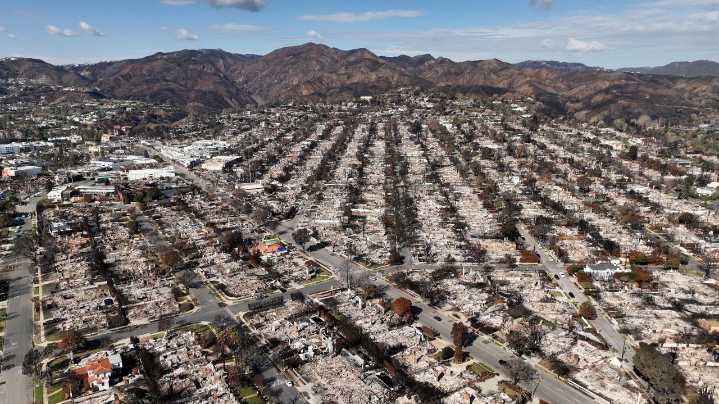Judge orders man accused of starting deadly LA wildfire jailed while awaiting trial