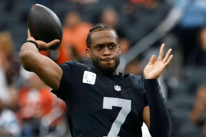 Raiders quarterback Geno Smith apologizes for actions after Browns loss