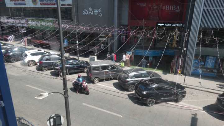 Haphazard parking on Brigade road poses problems