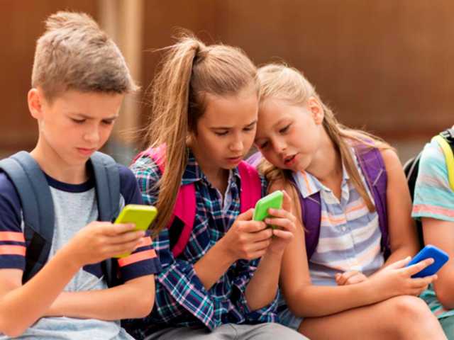 Australia obliga a redes sociales a bloquear cuentas de menores de 16 desde diciembre