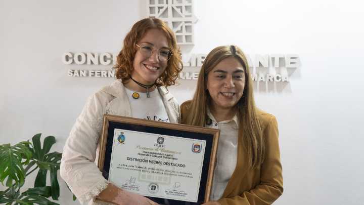 Julia Tiraboschi fue distinguida como "Vecina Destacada" por su aporte a la cultura