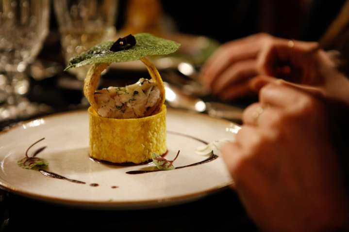 Canciller de Colombia organiza experiencia gastronómica con el cuerpo diplomático para resignificar la hoja de coca