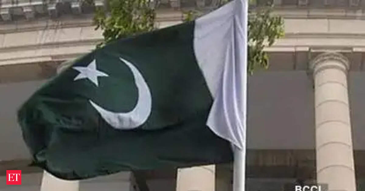 Pak's top bank restricts cash dollar transactions