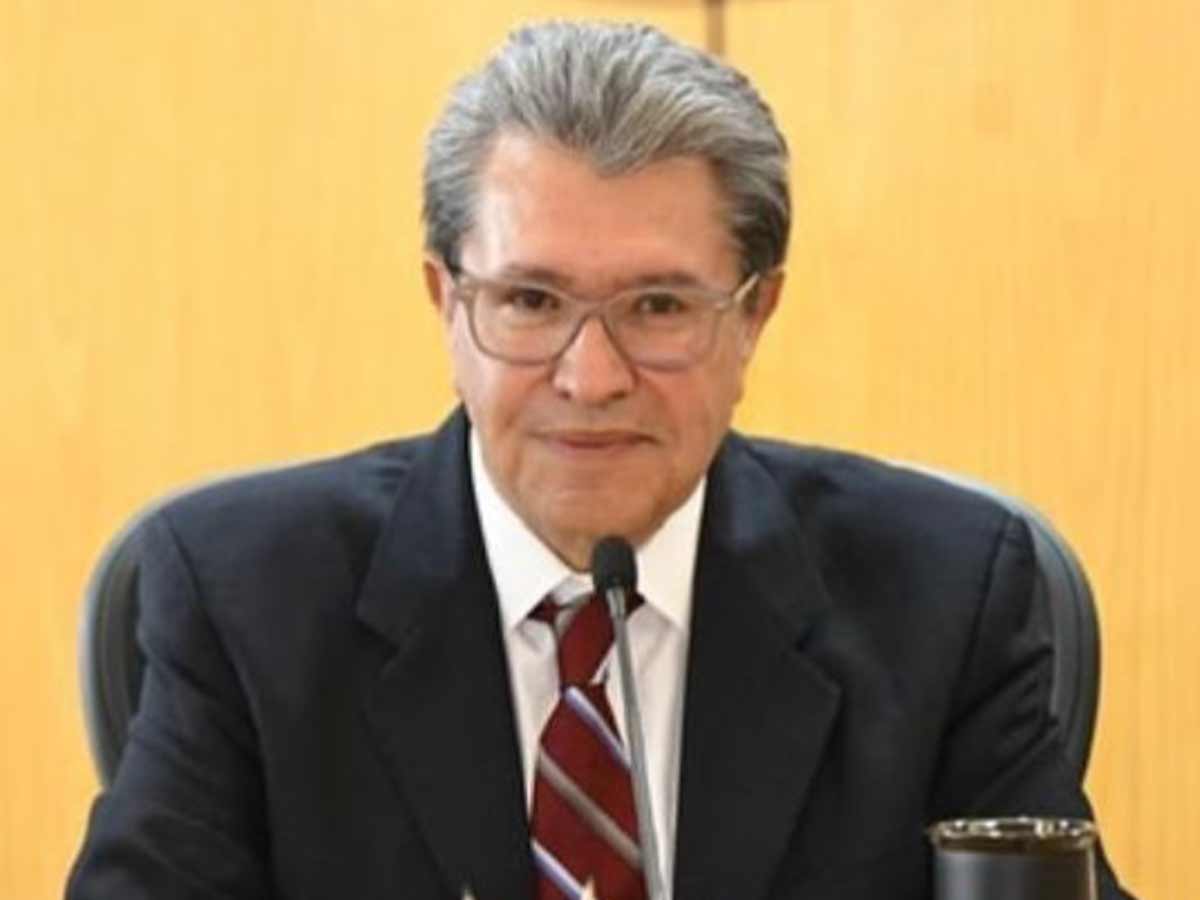 Monreal pide prudencia ante bloqueo de la CNTE; descarta abrogar la Ley del ISSSTE