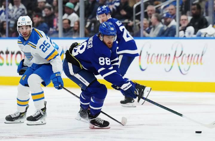 William Nylander the OT hero as Maple Leafs end losing streak