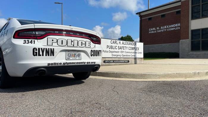 Glynn County police arrest 2 teens accused of multiple car break