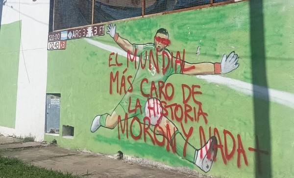 Vandalizan murales de La Scaloneta con mensajes contra Tapia por los polémicos arbitrajes