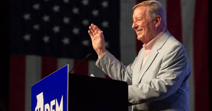 Key Illinois Democrats at odds with Durbin over shutdown vote