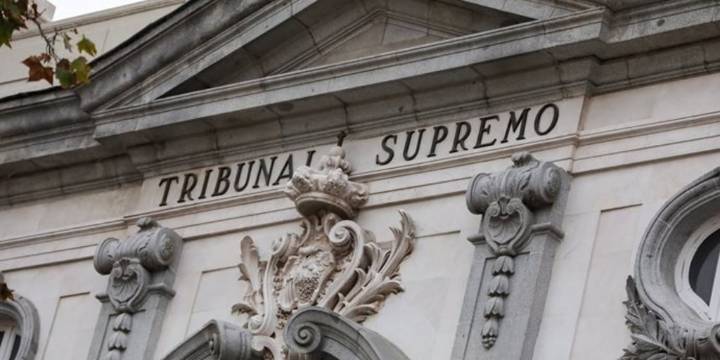 El Supremo inadmite el recurso de un hombre condenado a 14 años de prisión por violar a su hijastra: alegaba falta de pruebas y vulneración de su derecho de defensa