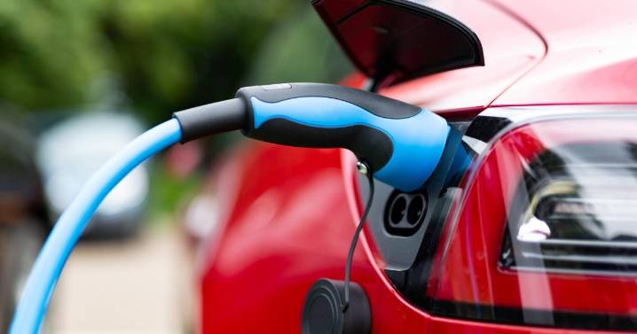 UK to introduce 3p-per-mile tax on electric vehicles from 2028
