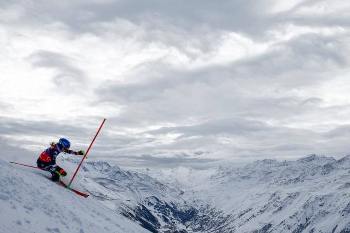 Utah's ski industry contributes over $2.5 billion to the state's economy last season