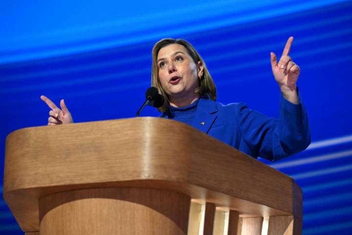 Demócratas piden a los militares desobedecer «órdenes ilegales»