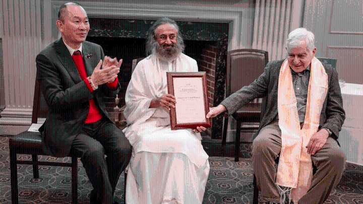 Gurudev Sri Sri Ravi Shankar honored with 2025 World Leader for Peace and Security Award by Boston Global Forum