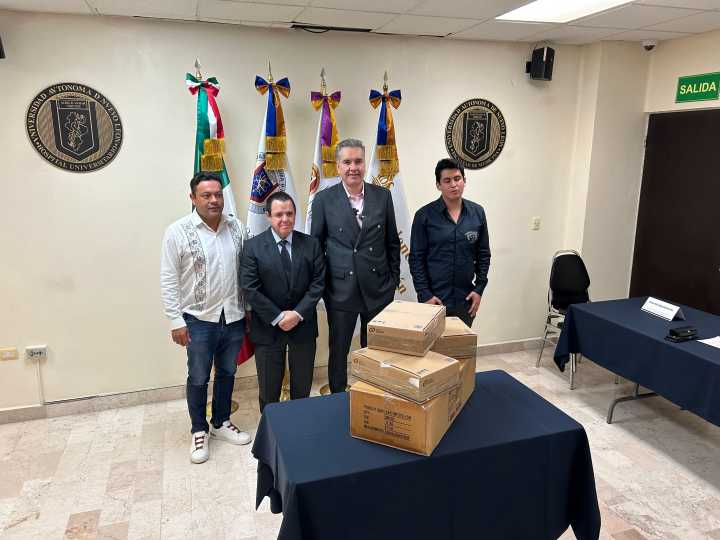 Waldo gestiona donación de $14 mdp en medicina para el HU