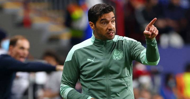 Abel Ferreira sorprende y se lanza contra el DT de Gonzalo Tapia en Sao Paulo: “Yo tenía el mismo dinero que él”