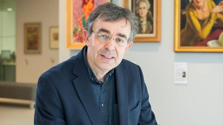Franco Bianchini experto en las candidaturas a capitales europeas de la cultura: «Oviedo debería reflexionar sobre qué puede hacer por el sector cultural español»