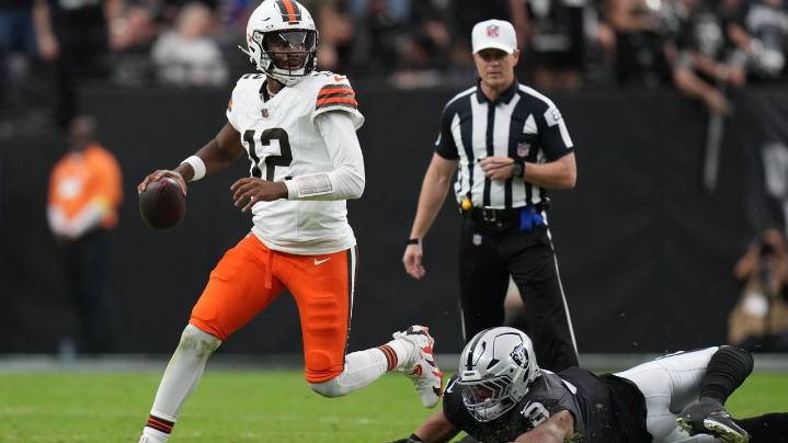 Shedeur Sanders wins his 1st NFL start, Myles Garrett has 3 sacks as Browns beat Raiders 24