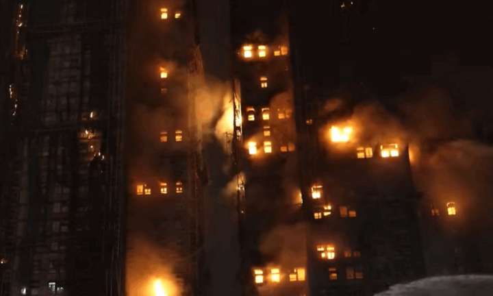 Aumentan víctimas por incendio en Hong Kong