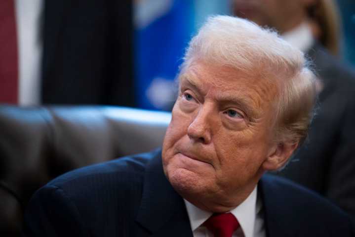 Trump recibe en la Casa Blanca a líderes financieros para una cena privada
