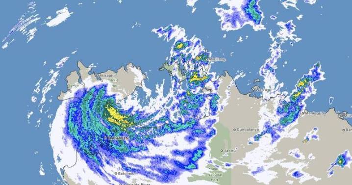 'Don't panic': shelters open as cyclone nears Darwin