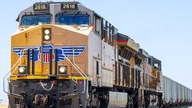 Shareholders of Union Pacific, Norfolk Southern support rail merger