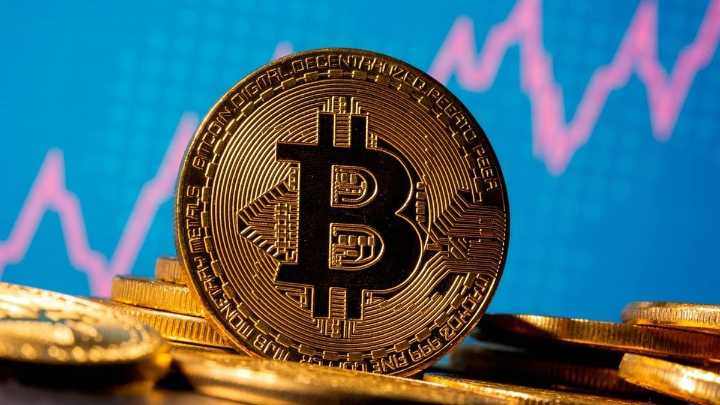 Bitcoin se sostiene sobre los US$90.000 y las altcoins suben hasta 4%
