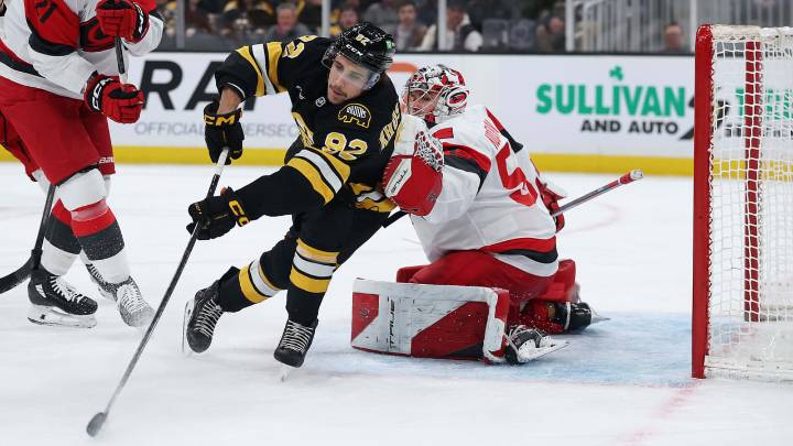 Kochetkov makes 29 saves, Hurricanes defeat Bruins