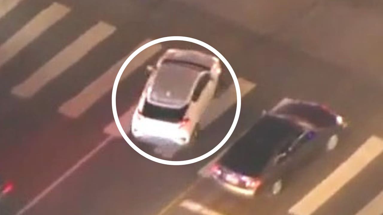 LIVE: Police chase underway in San Fernando Valley