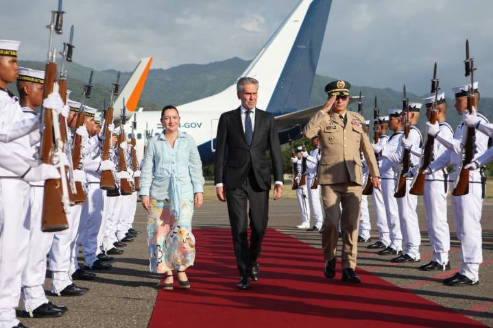 Primer Ministro de Países Bajos, Dick Schoof, llega a Santa Marta para la IV Cumbre CELAC