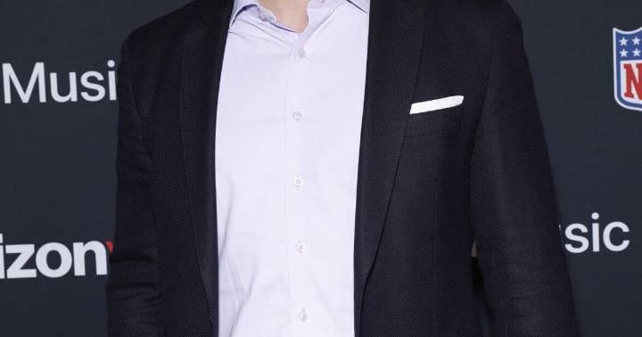 Reports: Fox takes Mark Sanchez off air permanently