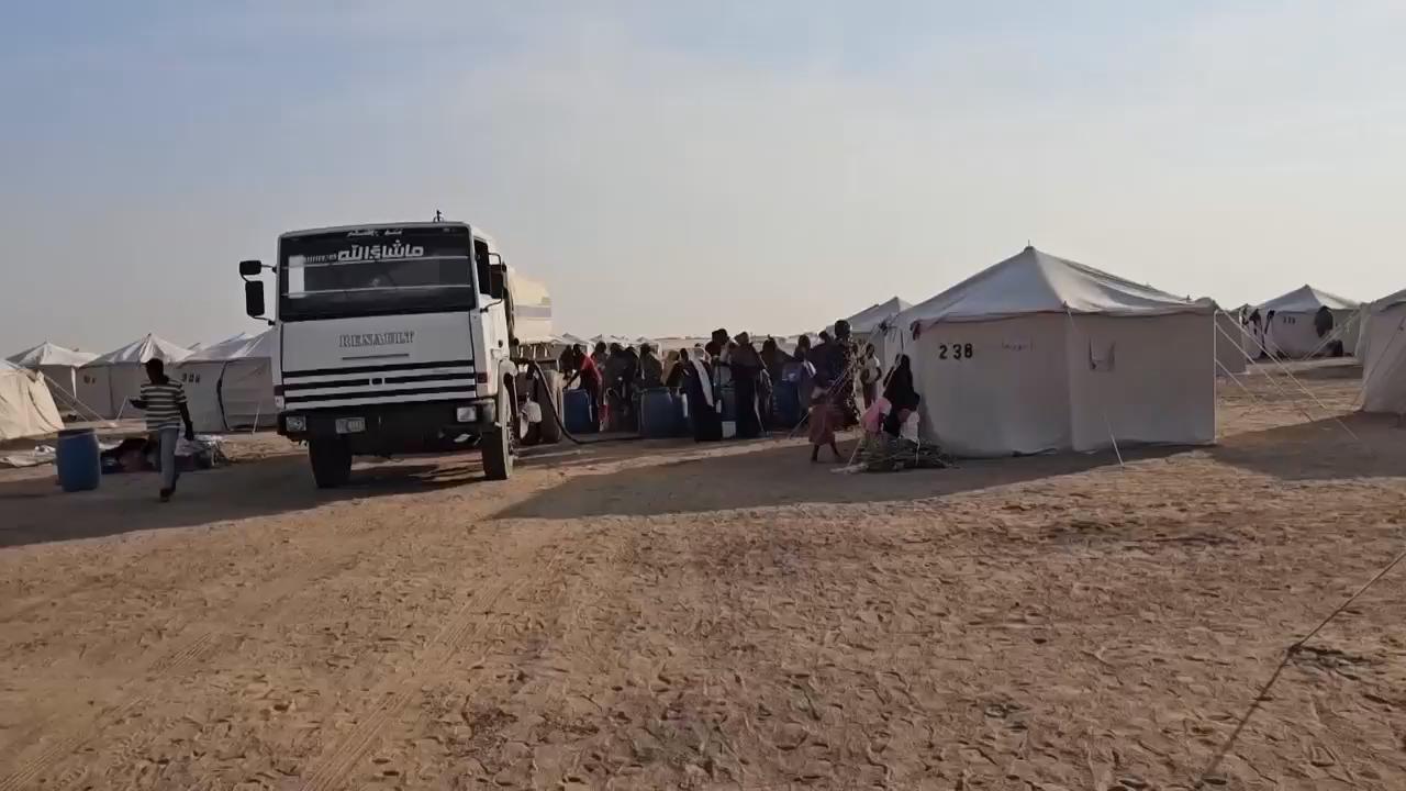 Displaced people who fled the violence in the Sudanese city of el