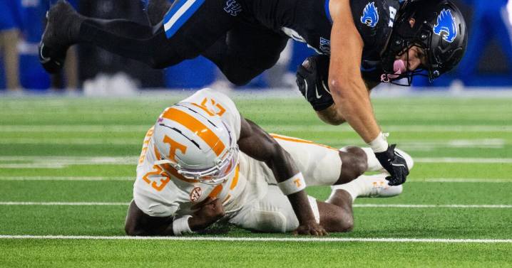 Tennessee's Boo Carter no longer on team, enters transfer portal
