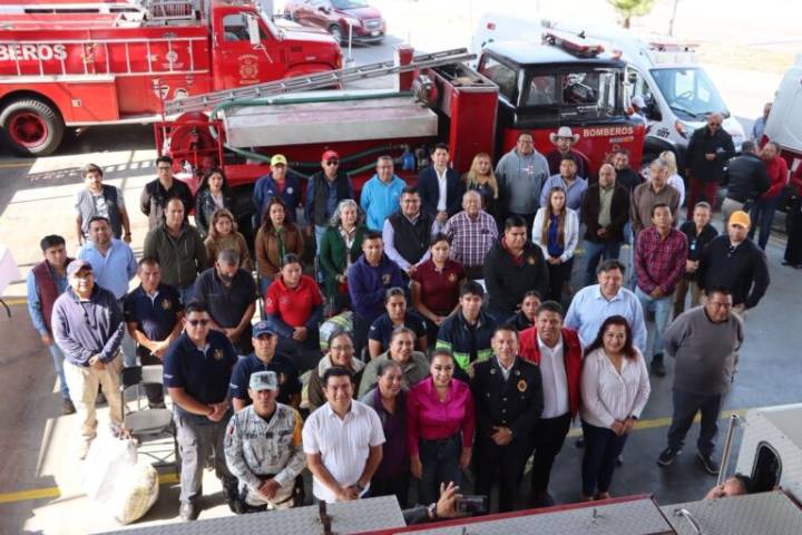 Entregan equipo y uniformes a Protección Civil en Actopan