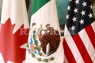 Piden más de 100 congresistas  a Trump 'corregir' T