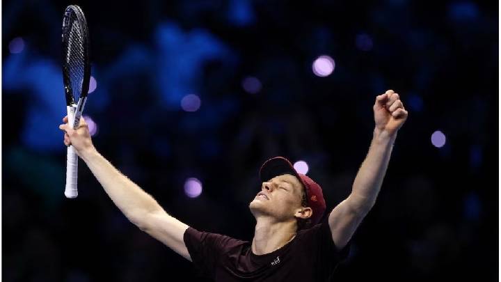 Jannik Sinner le ganó a Carlos Alcaraz y se consagró bicampeón del ATP Finals