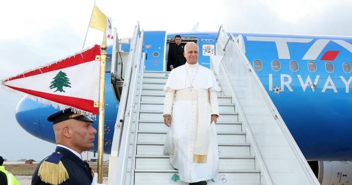 El papa León XIV llega a Líbano con un mensaje de paz