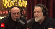 Russell Crowe describes the beauty of Test cricket to Joe Rogan: ‘The gentleman’s war of five days’